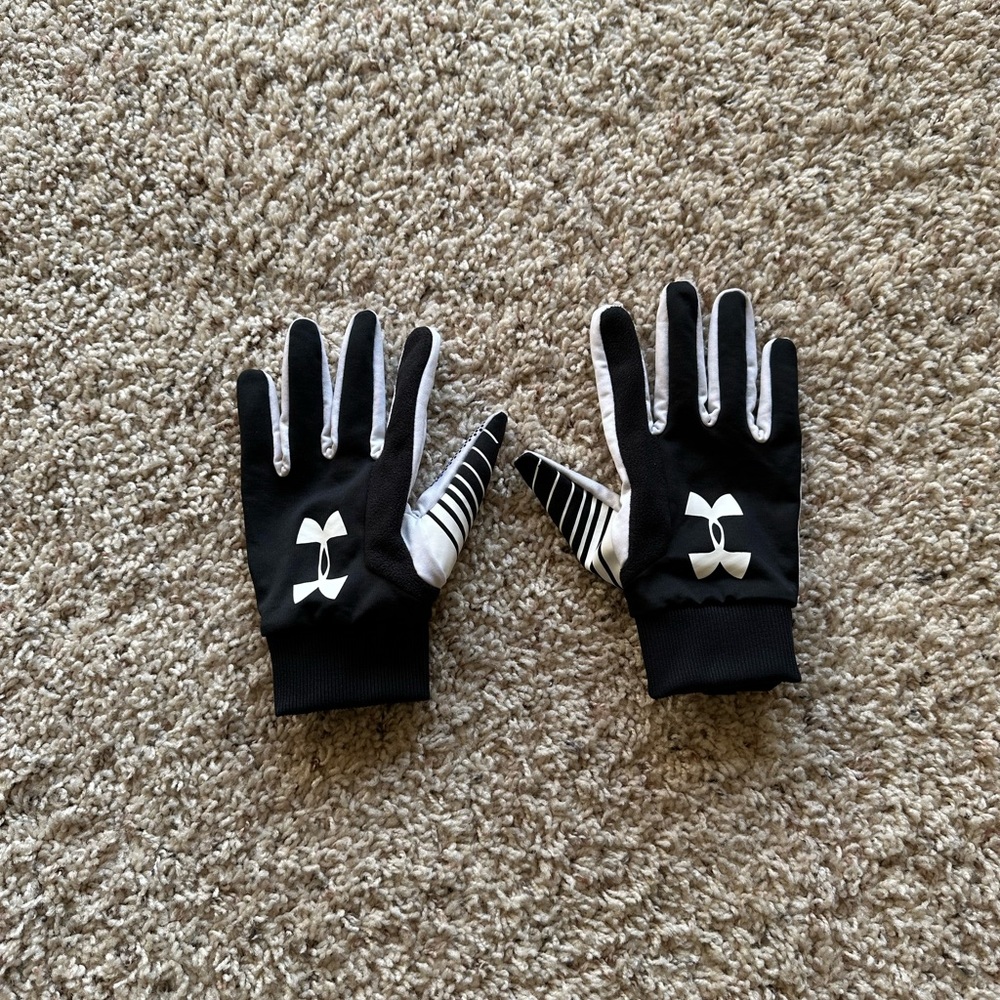 Under armor gloves